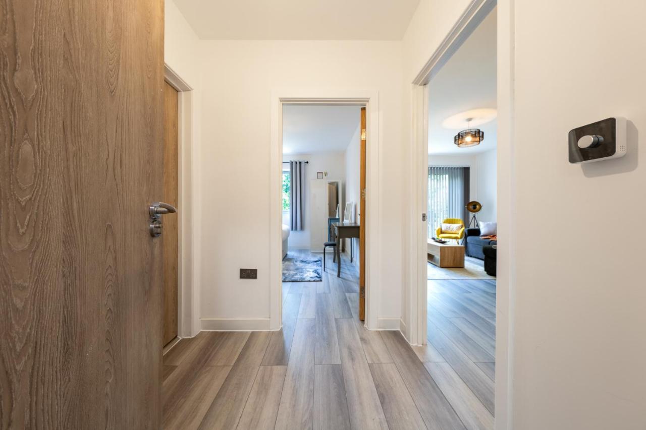 Ferienwohnung Ashview 6 - Heathrow - Windsor - Free Parking Staines-upon-Thames Exterior foto