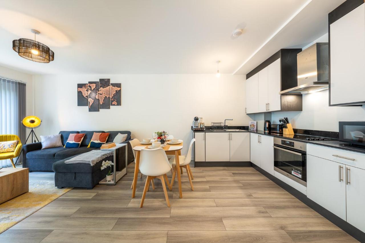 Ferienwohnung Ashview 6 - Heathrow - Windsor - Free Parking Staines-upon-Thames Exterior foto